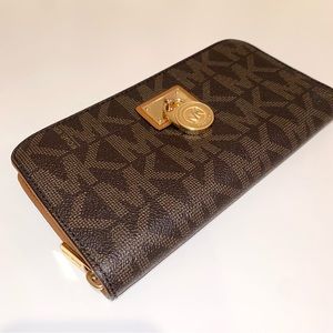 Michael Kors Hamilton Signature Logo Wallet with MK Gold Lock Charm
